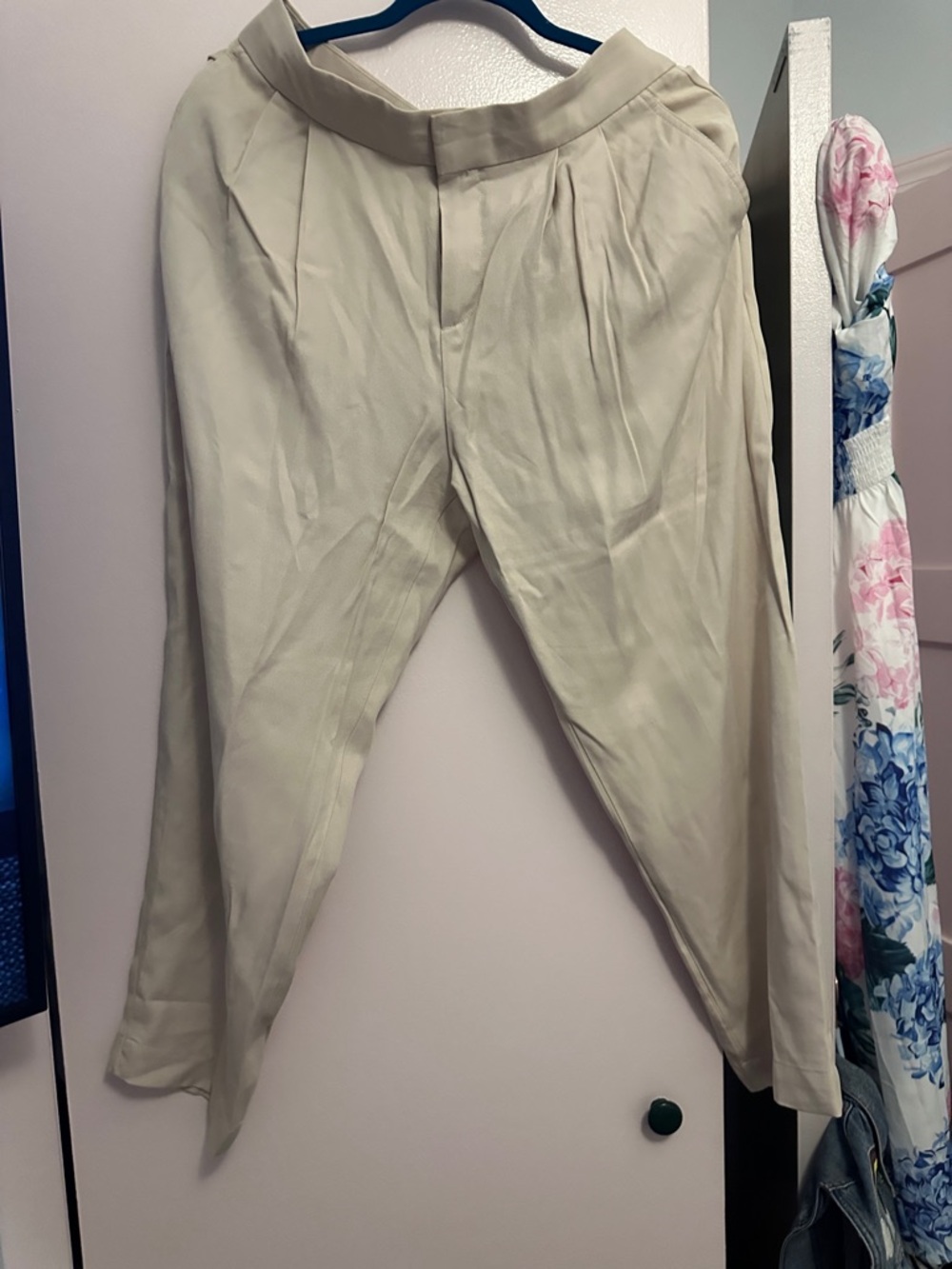 GAP Light Beige Women’s Pleated Trousers